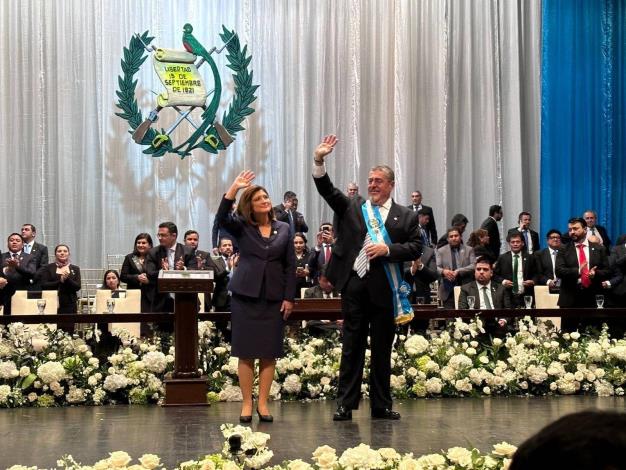 4.Guatemalan President Arévalo and Vice President Herrera at their inauguration ceremony