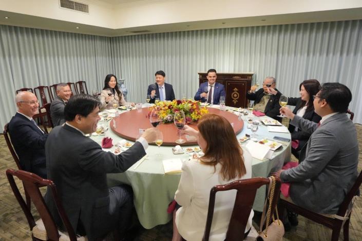 3. Vice Minister Chen hosts a welcome banquet for the Brazilian delegation