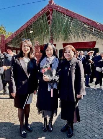 (From left) Ambassador Ou, Legislator Chen, and Director General Chen attend the coronation of Queen Nga Wai.