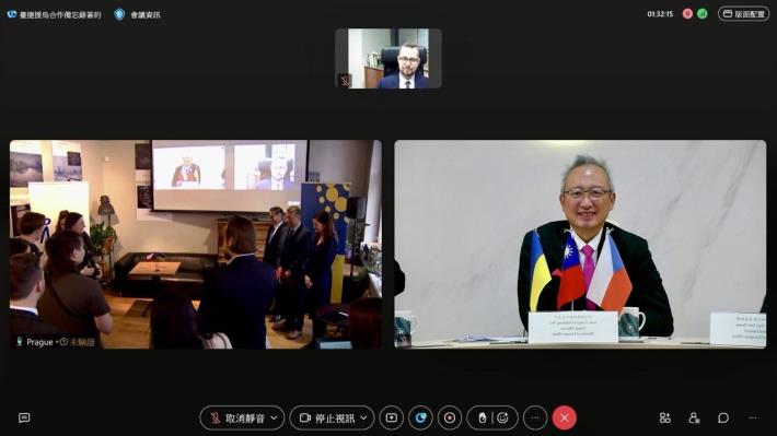 1. Deputy Minister Wu (right photo) witnesses via videoconference the signing of the MOU on Support for Ukrainian Refugees in the Czech Republic between TECO and PIN. He is joined virtually by Representative Steinke.