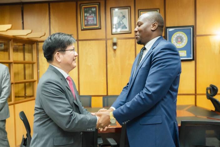 1. Special Envoy Lin meets with Prime Minister Dlamini