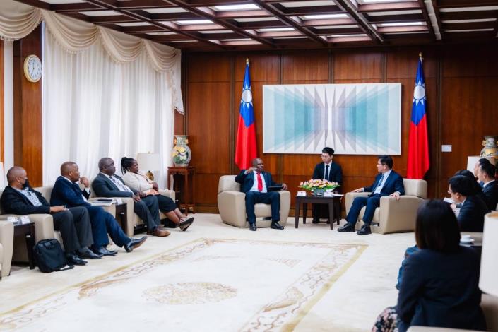 1. Minister Lin meets with the Eswatini delegation led by Minister Maseko and Minister Nxumalo.