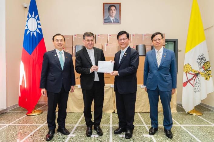 7. On behalf of the government, Minister Lin (second from right) donates €100,000 to the Scalabrini Order, represented by General Superior Fr. Leonir Mario Chiarello (second from left) in support of the humanitarian spirit emphasized by Pope Leo XIV. 