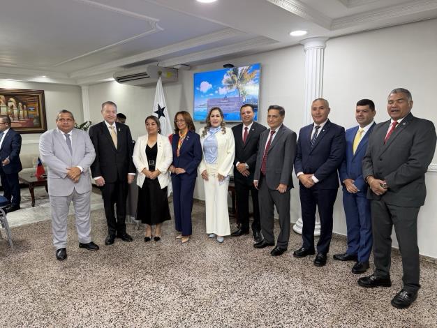 Caption 2: President Castañedas (fifth left), First Vice President Cohen Salerno (second left), Second Vice President Cheng (fourth right), Chair Guevara (second right), IPAC Cochair De Gracia (third right), Chair Jiménez (fifth right), and other members of the friendship group attend the ceremony.