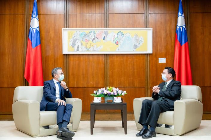 1.Alliance of Democracies Foundation Chairman Rasmussen meets with Minister Wu