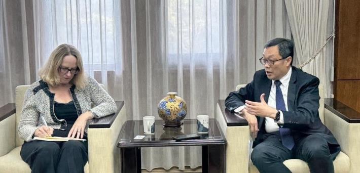 During an interview with US-based Bloomberg, Deputy Minister Chen says that the international community should not ignore the dangers posed by any potential move by China against Taiwan.