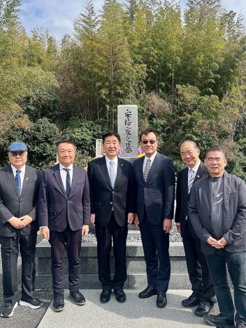 LINE_ALBUM_20250313山口縣 安倍家之墓_250319_34