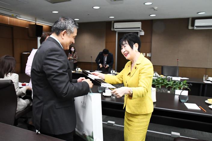 IDIA President Amb. Andrea S. Y. Lee welcomed the delegation led by Senator Santo Akiko of Japan4