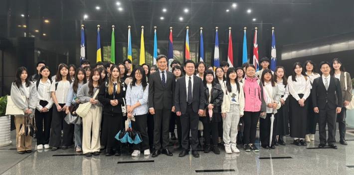 IDIA welcomed the students from Tamkang University