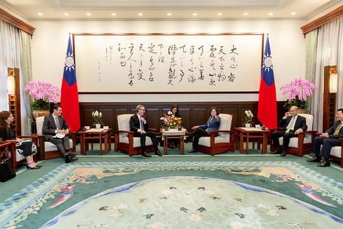 總統接見「澳大利亞前國防部長潘恩」