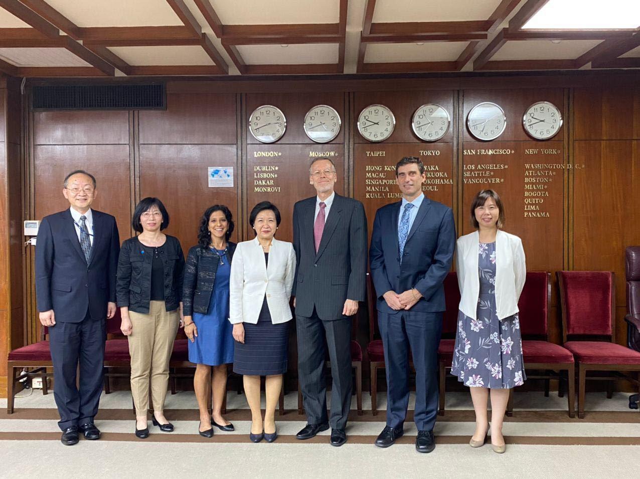 Caption MOFA Secretary General Lily L.W. Hsu (fourth from left), Director of the AIT Taipei Office William Brent Christensen (third from right), Director General of MOFA’s Department of International 